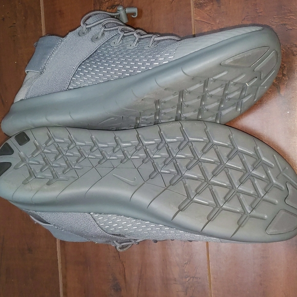 Nike womens Free Rn CMTR sneakers - Picture 8 of 9